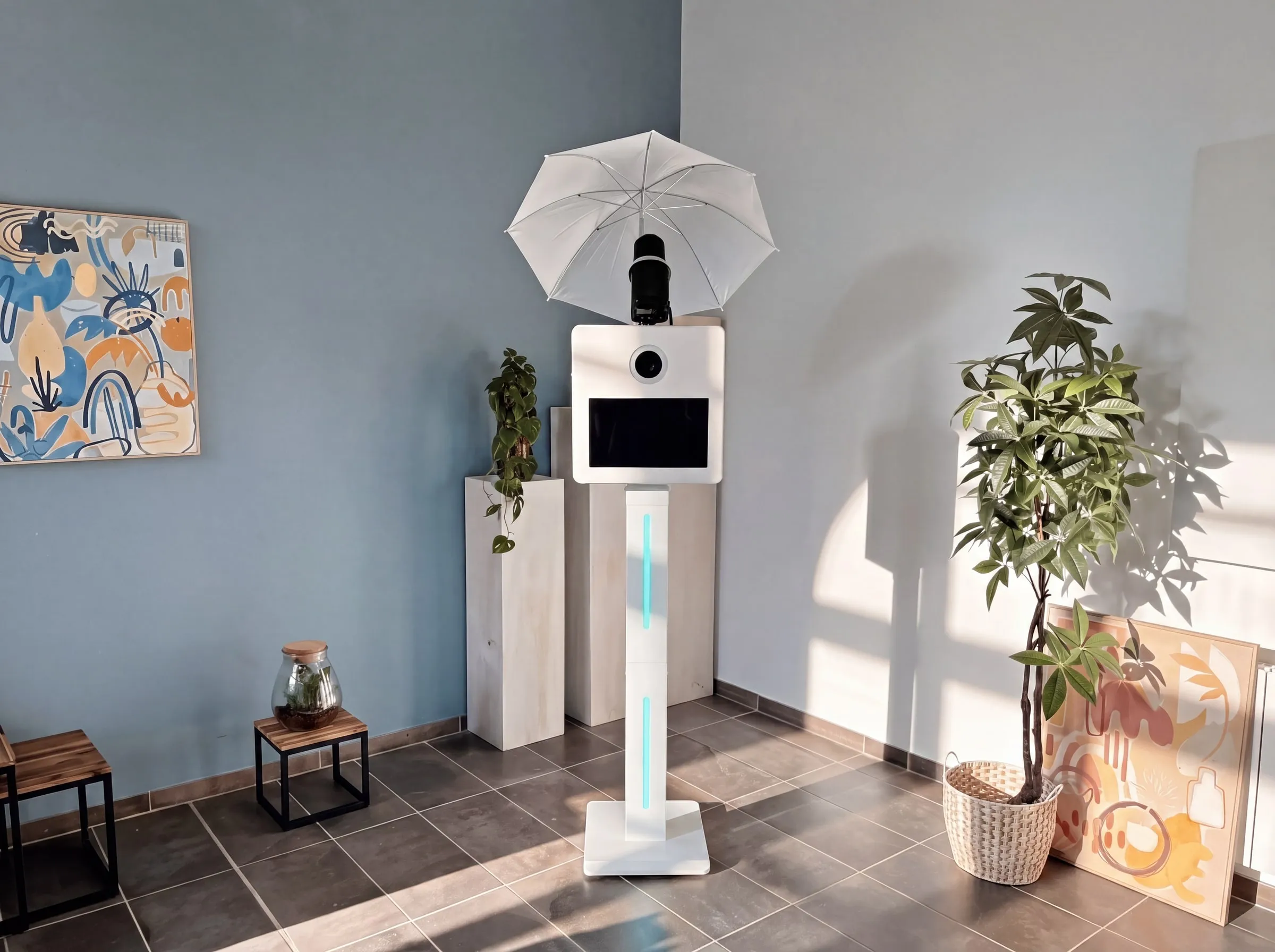 Photobooth LED blanc installé en intérieur